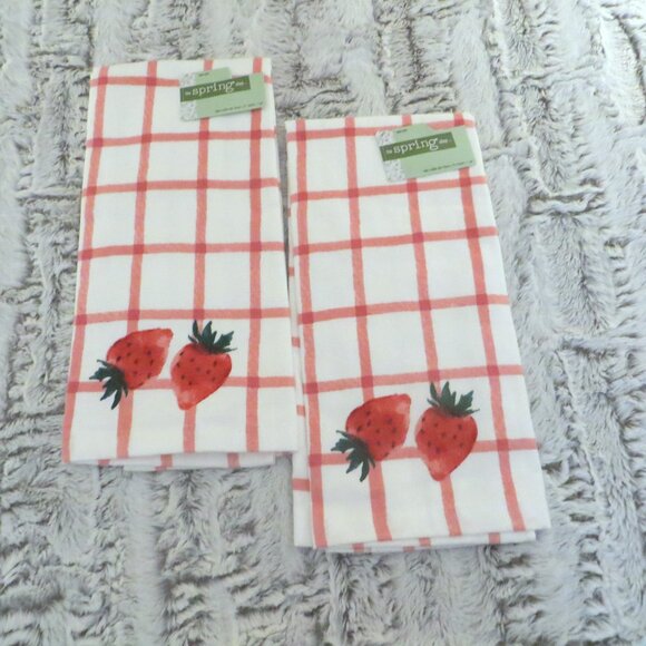 Strawberry Plaid Kitchen Hand Towels Set Of 2 New - Picture 1 of 5